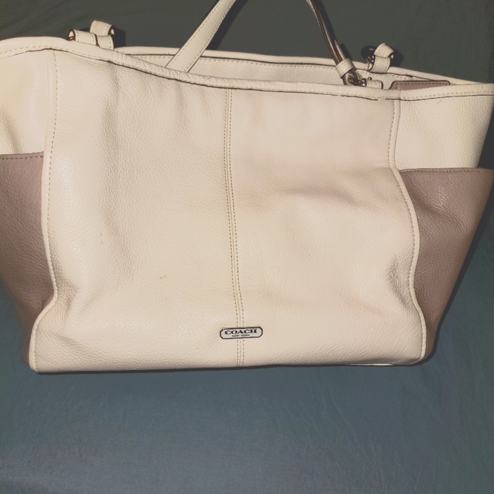 Gently used authentic Coach bag genuine leather